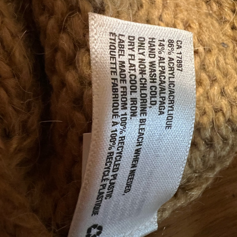 Gap Sweater - Picture 8 of 8